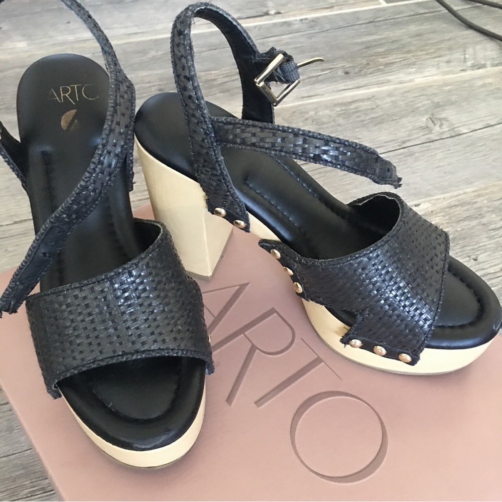 Sarto black platform sandals. Size 7.